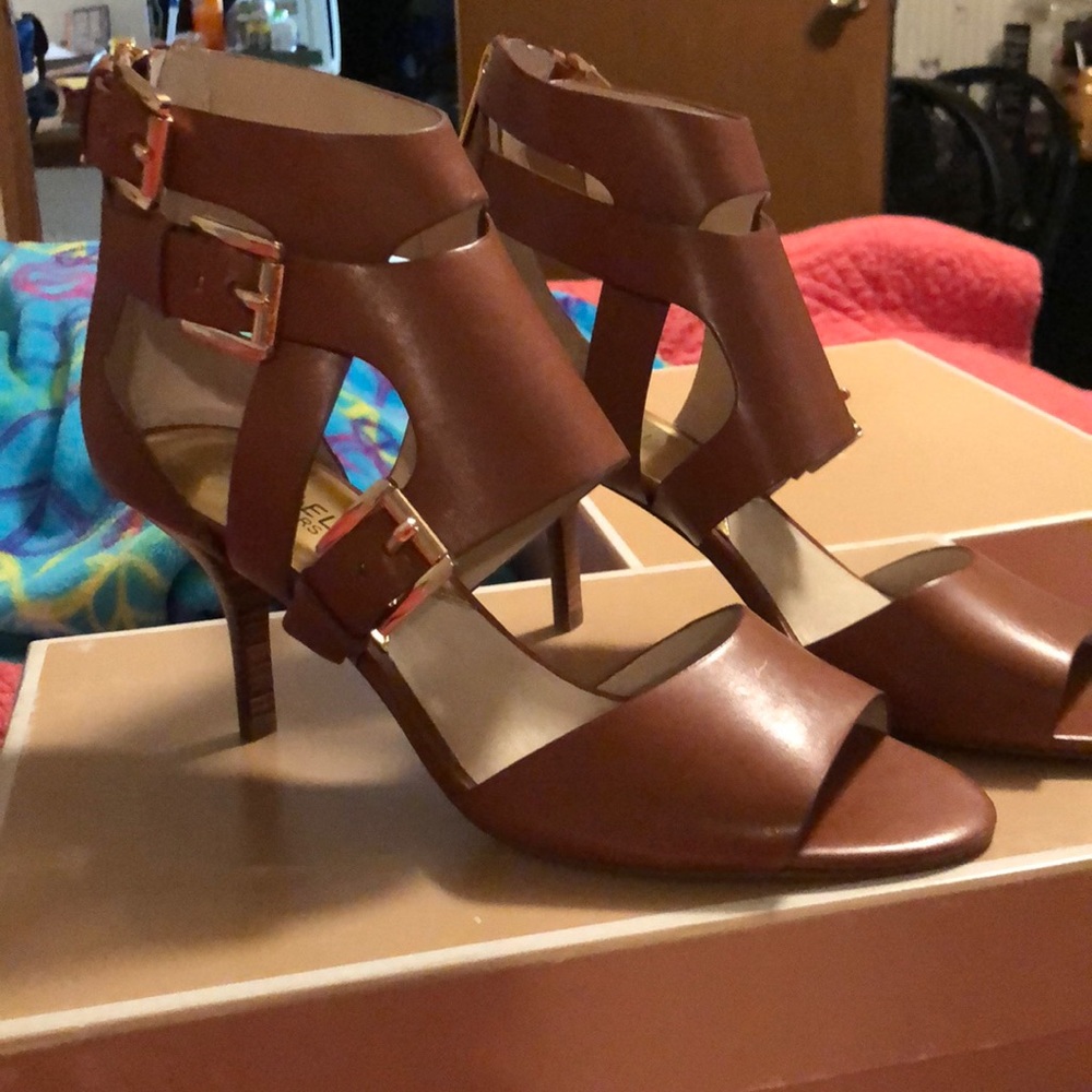 Michael Kors tan heels